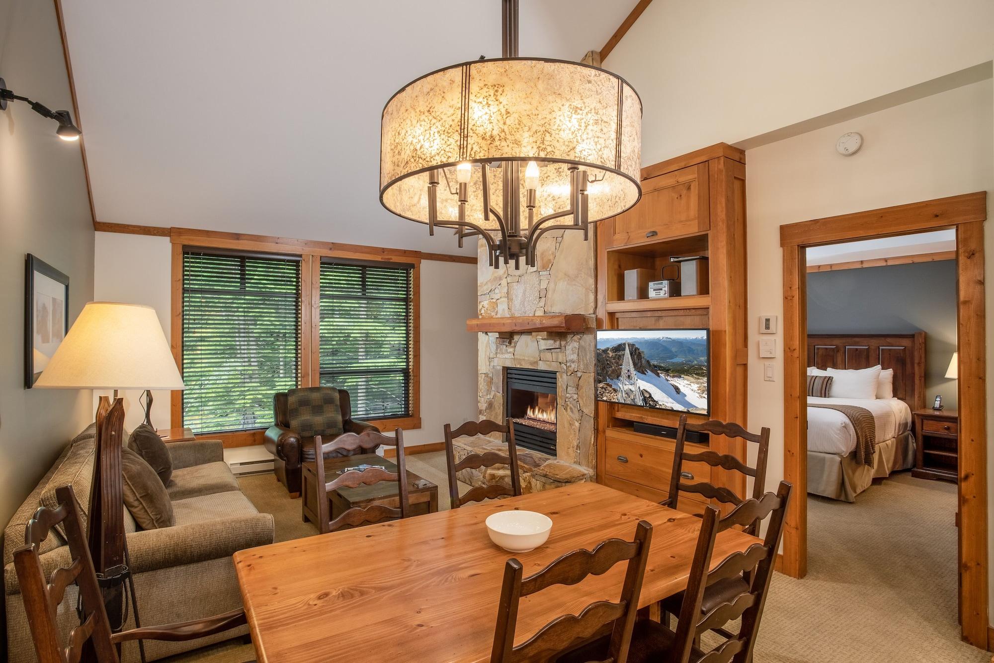 First Tracks Lodge Whistler Esterno foto