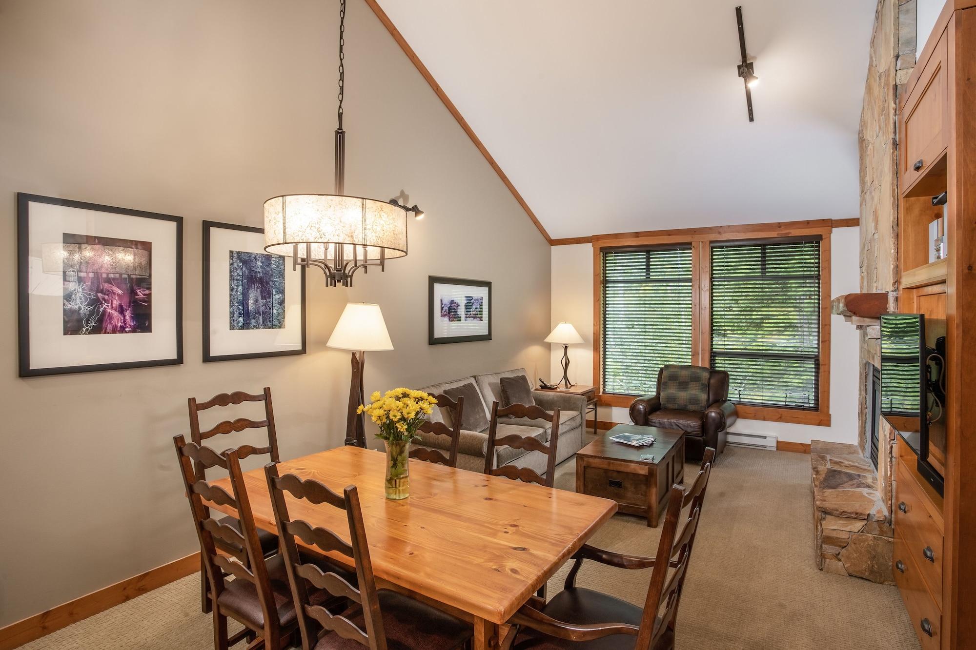 First Tracks Lodge Whistler Esterno foto