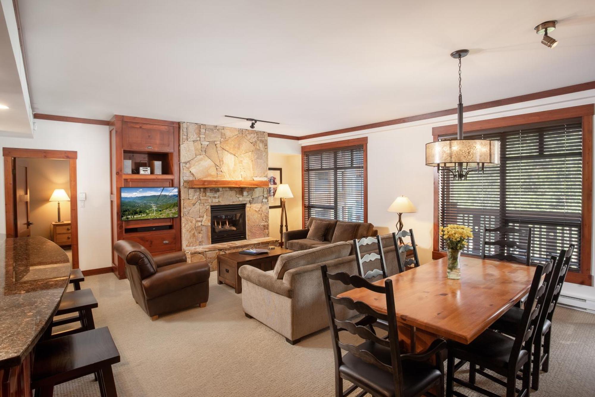 First Tracks Lodge Whistler Esterno foto