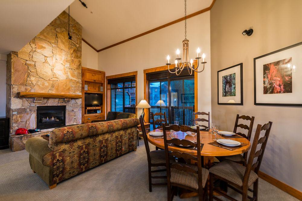 First Tracks Lodge Whistler Esterno foto